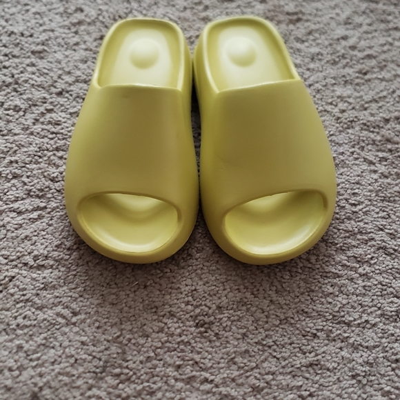 Yellow slide - Picture 2 of 2